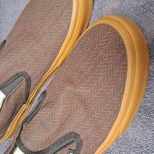 VANS Classic Brown Herringbone Slip-On Gum Sole. MENS 10.5 Practically New.
